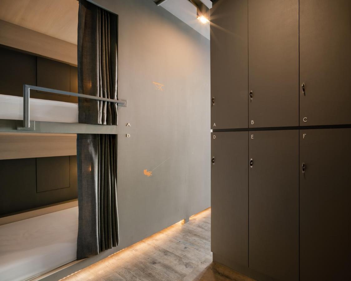Speck Bangkok Hostel Eksteriør bilde