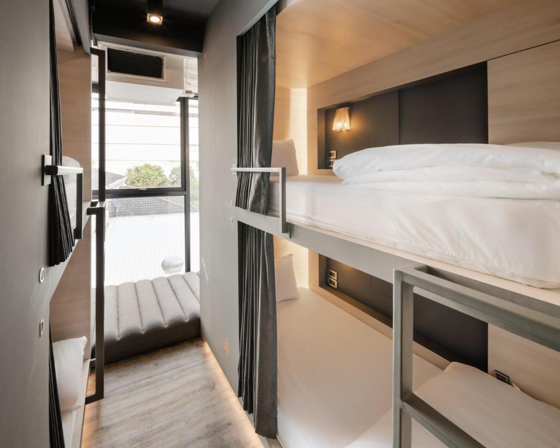 Speck Bangkok Hostel Eksteriør bilde