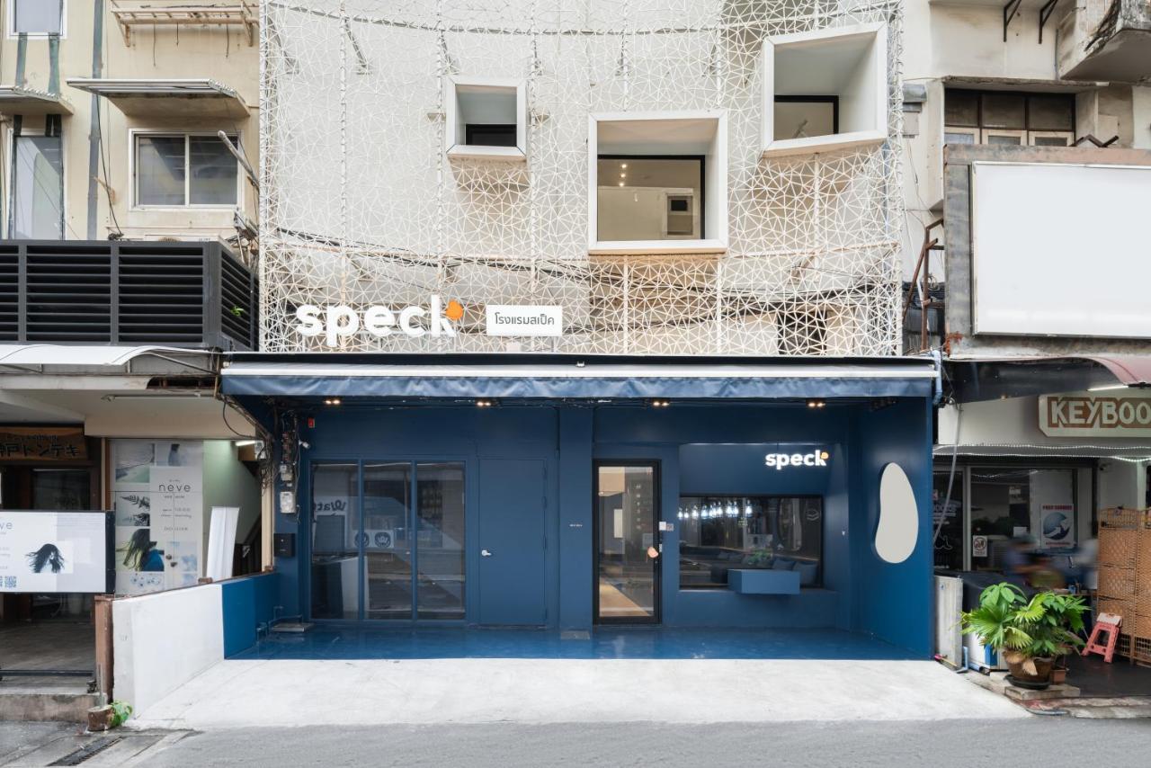Speck Bangkok Hostel Eksteriør bilde